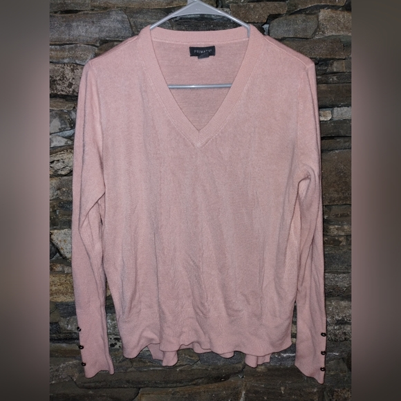 Pretty soft pink Primark sweater, faux buttons on cuff, size M, v neck - Picture 9 of 9